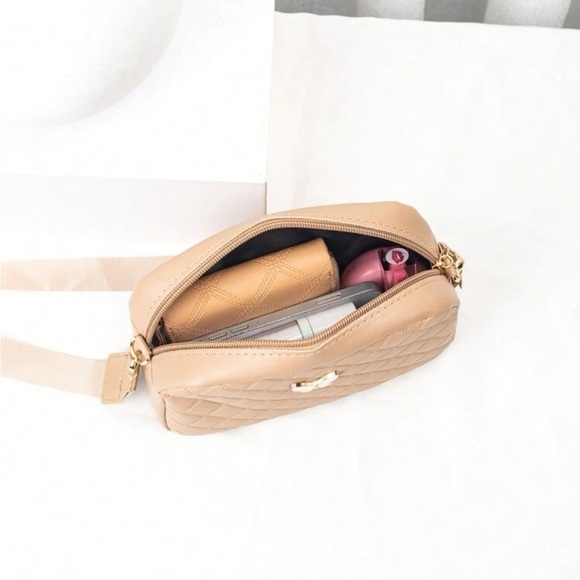 ⚠️Clearance Quilted Apricot Crossbody Bag With Butterfly Charm - Picture 4 of 5